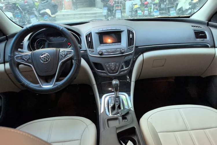 Used Buick Regal 2014 2.0L Elite Fashion Edition Center Console