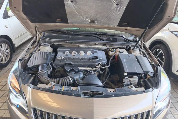 Used Buick Regal 2014 2.0L Elite Fashion Edition Engine Bay