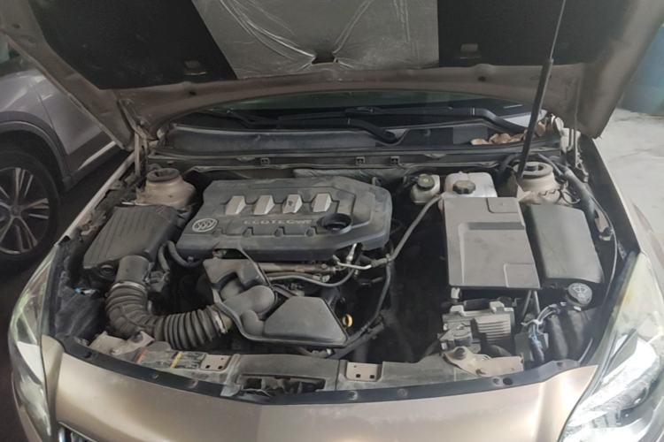 Used Buick Regal 2014 2.0L Elite Fashion Edition Engine Bay