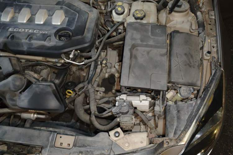 Used Buick Regal 2014 2.0L Leading Fashion Edition Engine Bay Left
