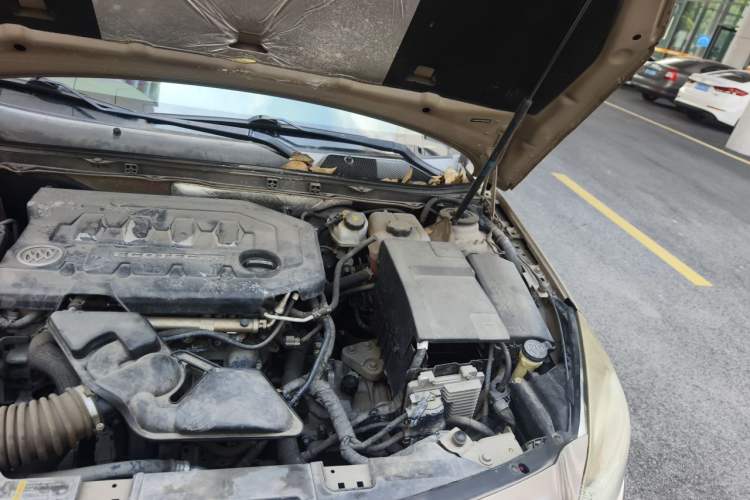 Used Buick Regal 2014 2.0L Leading Fashion Edition Engine Bay Left