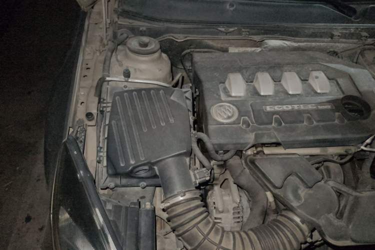 Used Buick Regal 2014 2.0L Elite Fashion Edition Engine Bay Right
