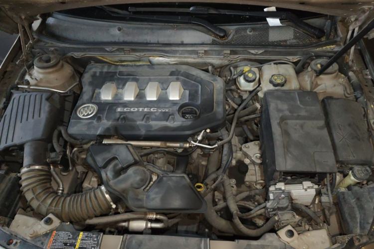 Used Buick Regal 2014 2.0L Leading Fashion Edition Engine Bay