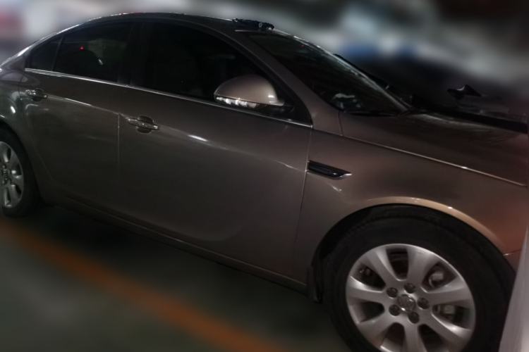 Used Buick Regal 2014 2.0L Leading Fashion Edition Front Right 45 Deg