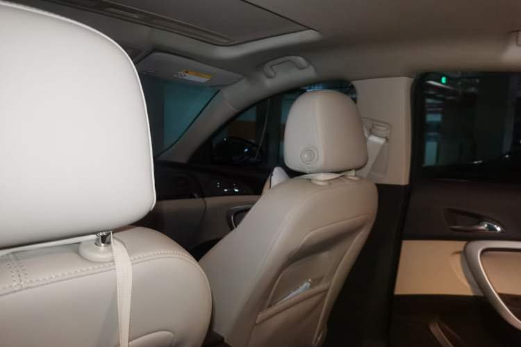 Used Buick Regal 2014 2.0L Leading Fashion Edition Headliner