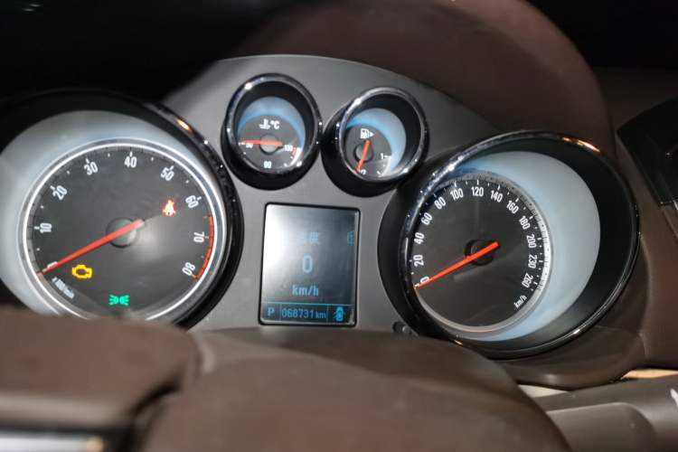 Used Buick Regal 2014 2.0L Leading Fashion Edition Instrument Cluster