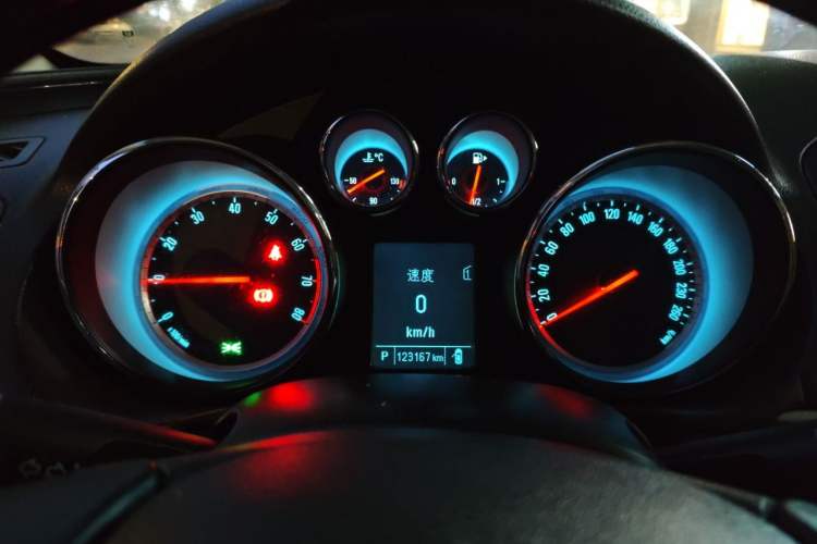 Used Buick Regal 2014 2.0L Leading Fashion Edition Instrument Cluster