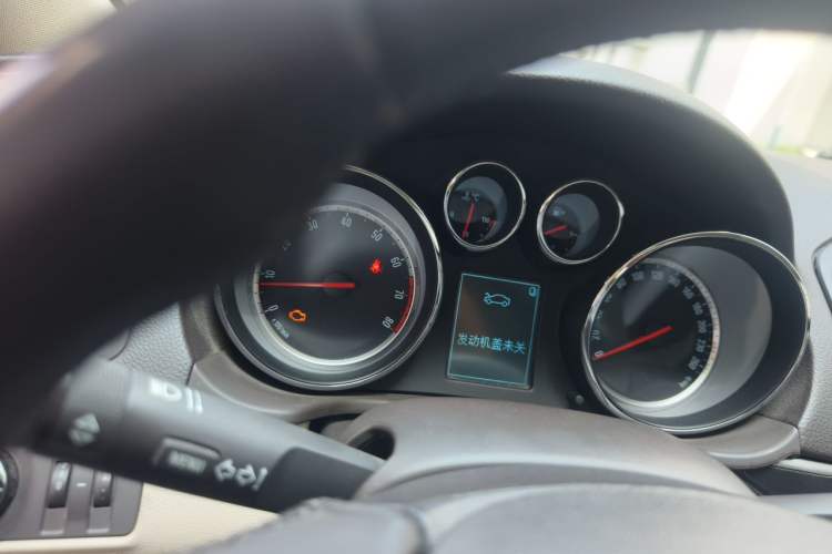 Used Buick Regal 2014 2.0L Leading Fashion Edition Instrument Cluster