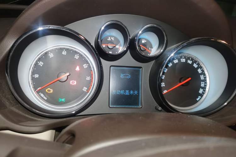 Used Buick Regal 2014 2.0L Leading Fashion Edition Instrument Cluster