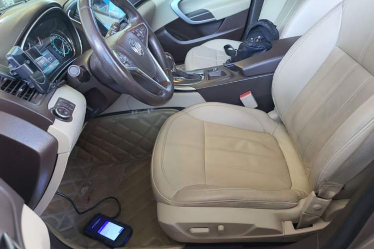 Used Buick Regal 2014 2.0L Elite Fashion Edition Left Front Seat
