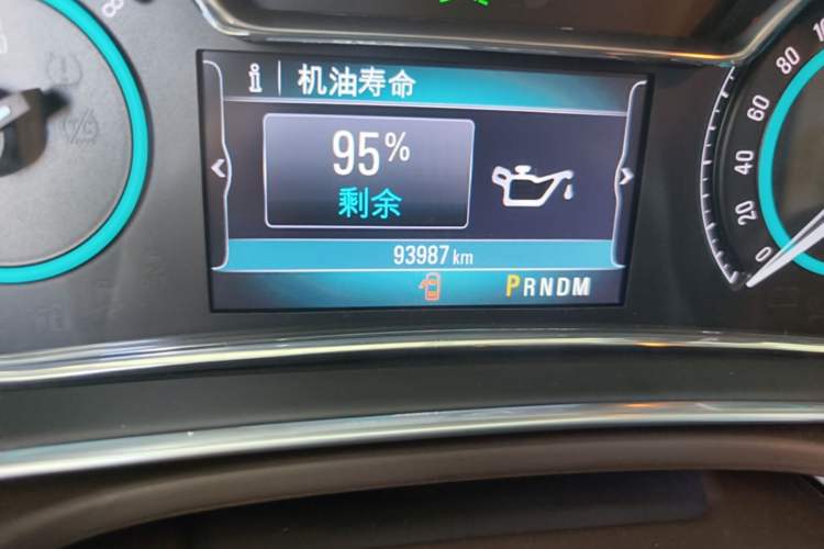 Used Buick Regal 2014 2.0L Elite Fashion Edition Odometer Close Up