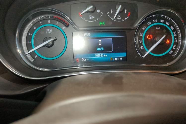 Used Buick Regal 2014 2.0L Elite Fashion Edition Odometer Close Up