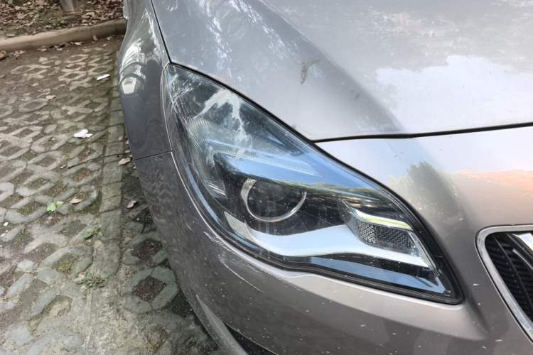 Used Buick Regal 2014 2.0L Elite Fashion Edition Right Front Headlight