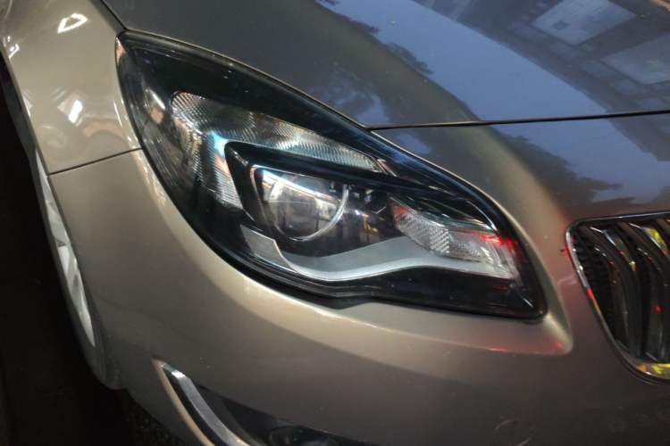 Used Buick Regal 2014 2.0L Leading Fashion Edition Right Front Headlight