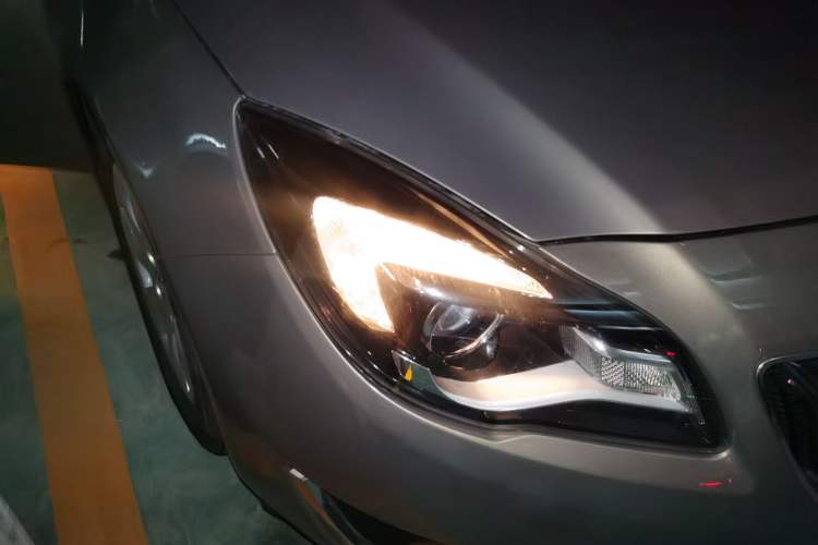 Used Buick Regal 2014 2.0L Leading Fashion Edition Right Front Headlight