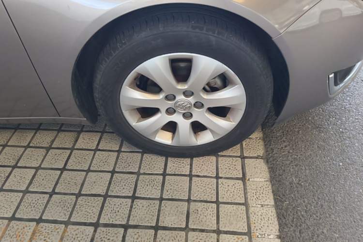 Used Buick Regal 2014 2.0L Elite Fashion Edition Right Front Wheel Hub