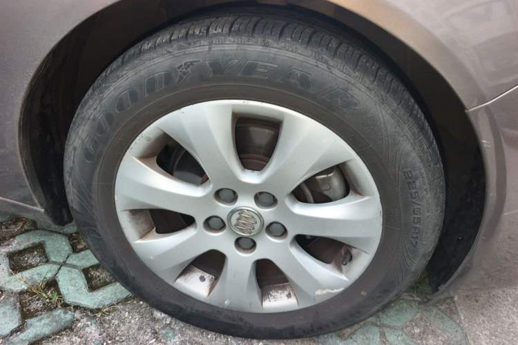 Used Buick Regal 2014 1.6T Fashionable Tech Edition Right Front Wheel Hub