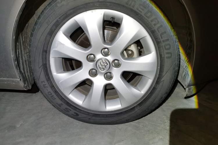 Used Buick Regal 2014 2.0L Leading Fashion Edition Right Front Wheel Hub
