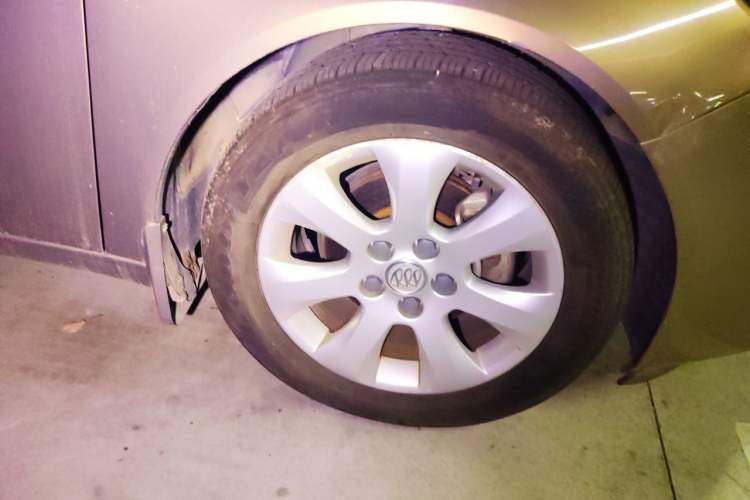 Used Buick Regal 2014 2.0L Leading Fashion Edition Right Front Wheel Hub