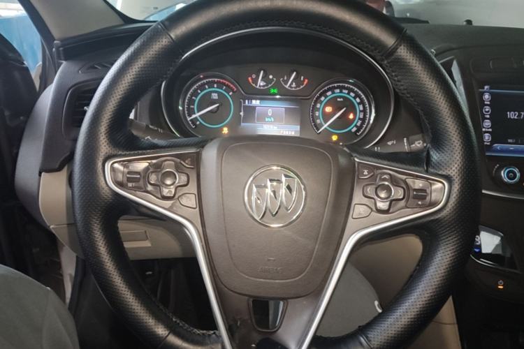 Used Buick Regal 2014 2.0L Elite Fashion Edition Steering Wheel