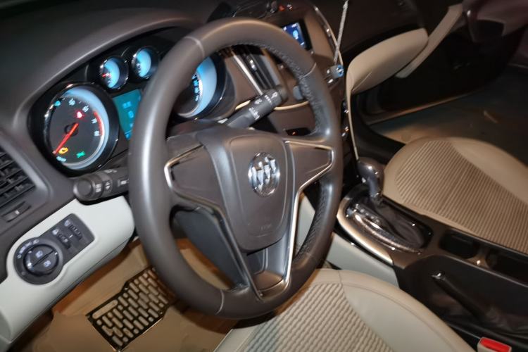 Used Buick Regal 2014 2.0L Leading Fashion Edition Steering Wheel