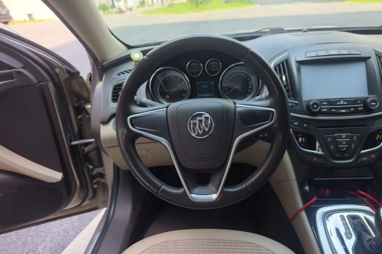 Used Buick Regal 2014 2.0L Leading Fashion Edition Steering Wheel