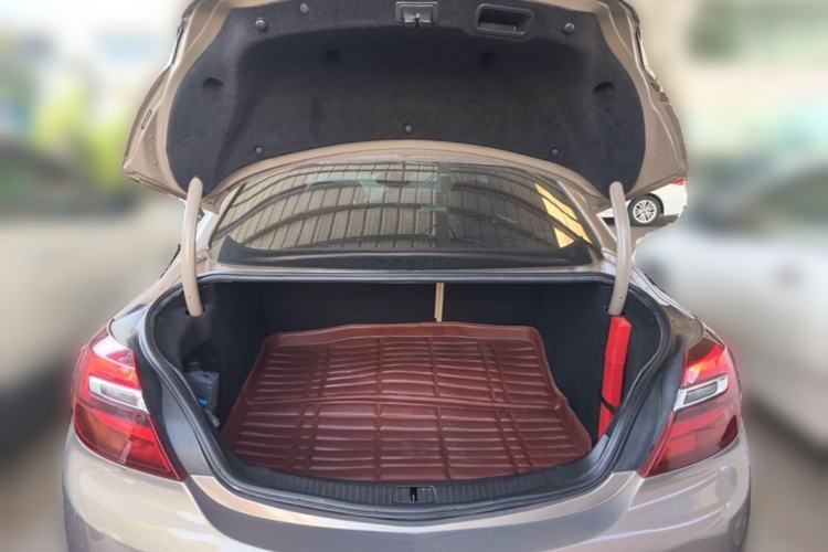 Used Buick Regal 2014 2.0L Elite Fashion Edition Trunk