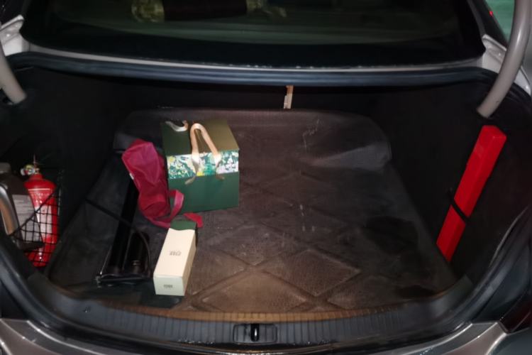 Used Buick Regal 2014 2.0L Leading Fashion Edition Trunk