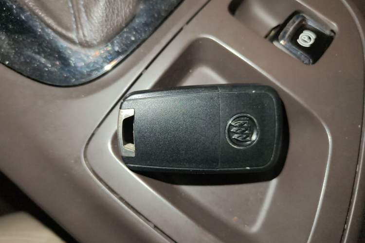 Used Buick Regal 2014 2.0L Elite Fashion Edition Vehicle Key