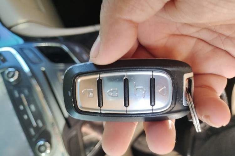 Used Buick Regal 2014 2.4L SIDI Elite Fashion Edition Vehicle Key