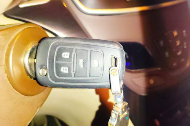 Used Buick Regal 2014 2.0L Leading Fashion Edition Vehicle Key