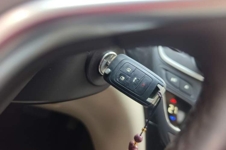 Used Buick Regal 2014 2.0L Leading Fashion Edition Vehicle Key