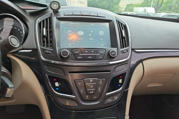 Used Buick Regal 2014 2.0L Leading Fashion Edition Audio And AC Panel