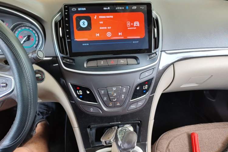 Used Buick Regal 2014 2.0L Elite Fashion Edition Audio And AC Panel