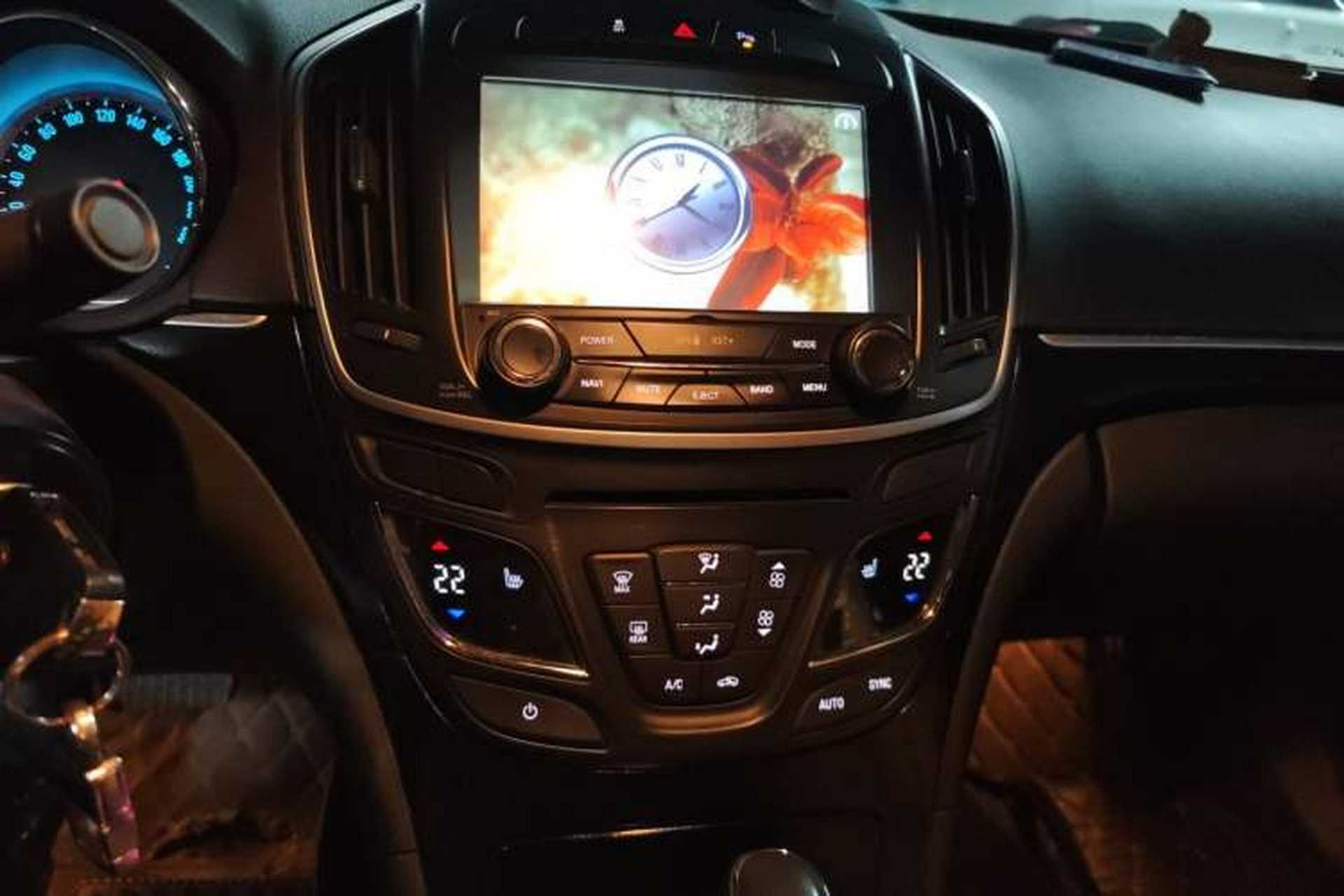Used Buick Regal 2014 1.6T Fashionable Tech Edition Audio And AC Panel