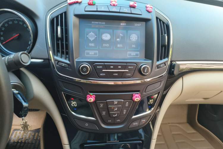 Used Buick Regal 2014 2.0L Leading Fashion Edition Audio And AC Panel