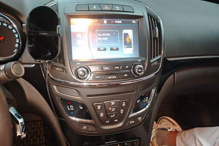Used Buick Regal 2014 1.6T Fashionable Tech Edition Audio And AC Panel