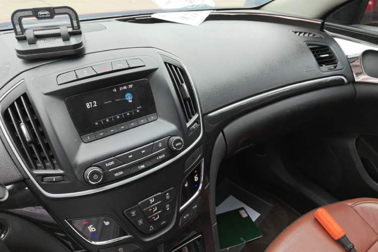 Used Buick Regal 2014 GS 2.0T Grand Sport Edition Audio And AC Panel