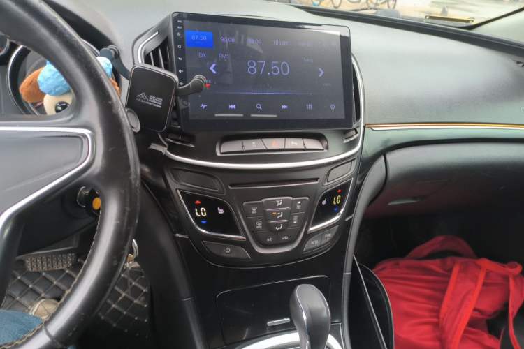 Used Buick Regal 2014 1.6T Fashionable Tech Edition Audio And AC Panel