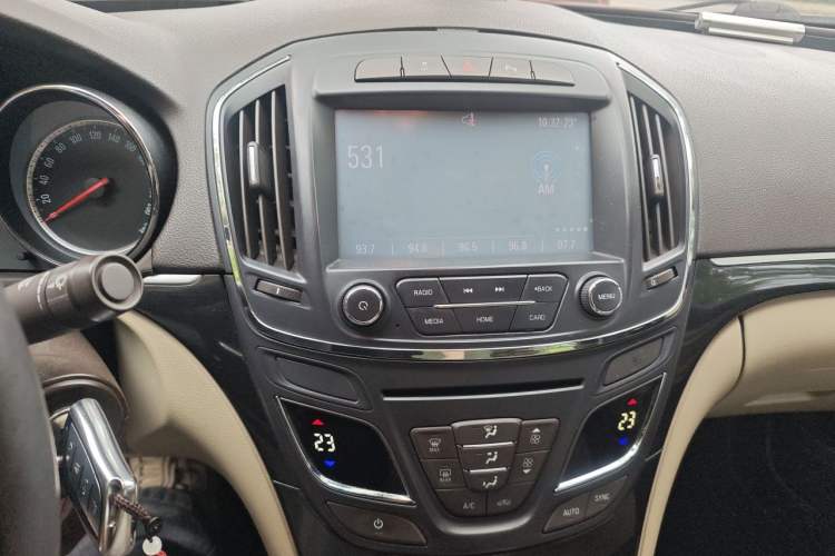 Used Buick Regal 2014 2.0L Leading Fashion Edition Audio And AC Panel