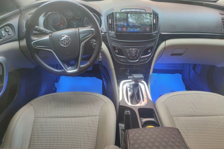 Used Buick Regal 2014 2.0L Leading Fashion Edition Center Console