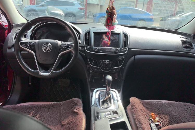 Used Buick Regal 2014 2.4L SIDI Luxury Fashion Edition Center Console