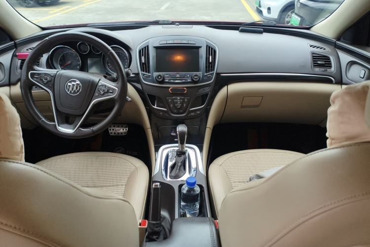 Used Buick Regal 2014 2.0L Leading Fashion Edition Center Console