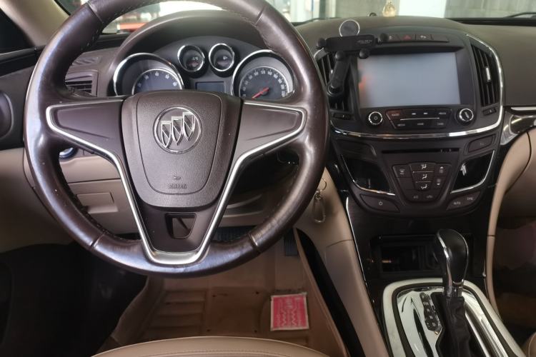 Used Buick Regal 2014 2.0L Leading Fashion Edition Center Console
