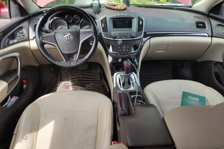 Used Buick Regal 2014 2.0L Leading Fashion Edition Center Console