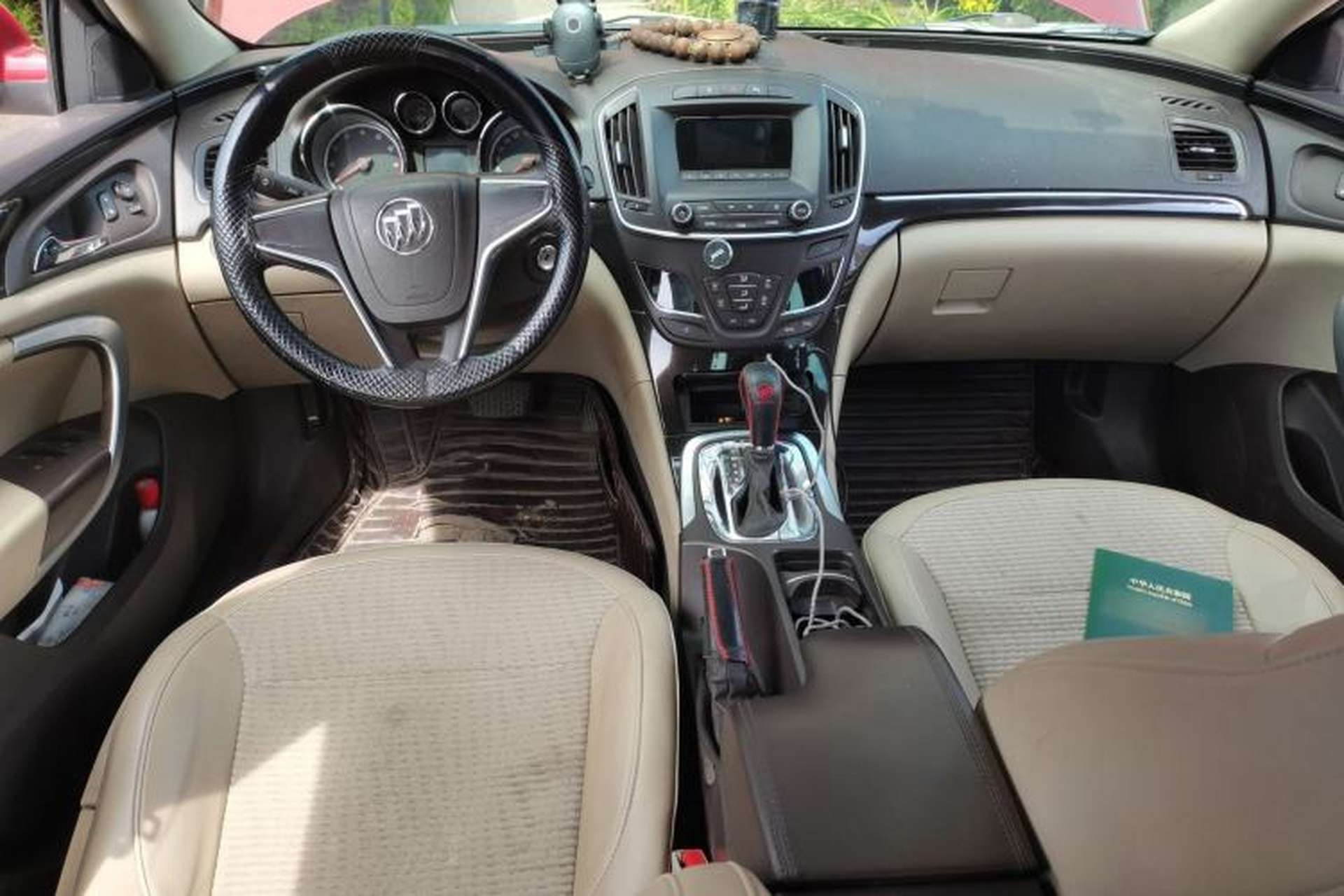 Used Buick Regal 2014 2.0L Leading Fashion Edition Center Console