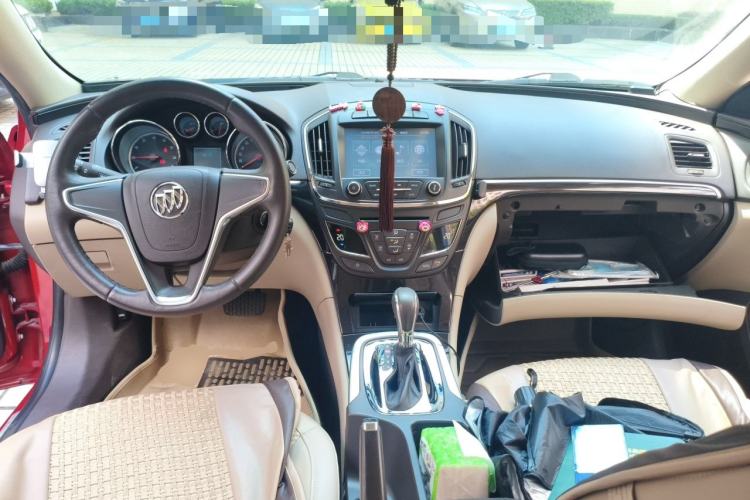 Used Buick Regal 2014 2.0L Leading Fashion Edition Center Console