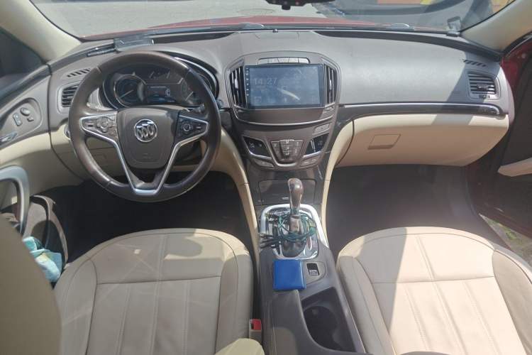 Used Buick Regal 2014 2.0L Elite Fashion Edition Center Console