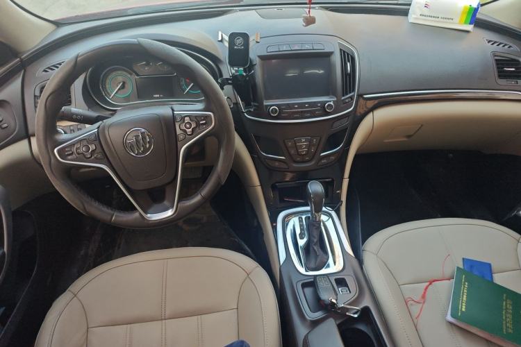 Used Buick Regal 2014 2.0L Elite Fashion Edition Center Console