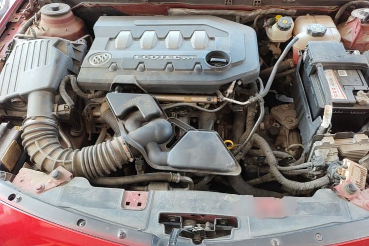 Used Buick Regal 2014 2.0L Elite Fashion Edition Engine Bay